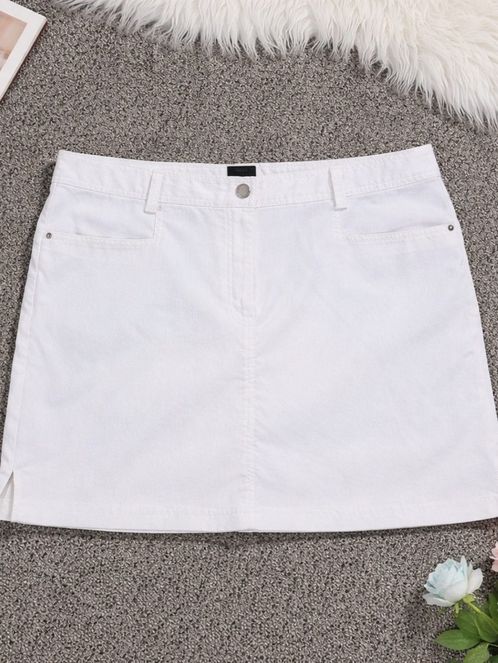 Women's White Golf Skort with Front Pockets